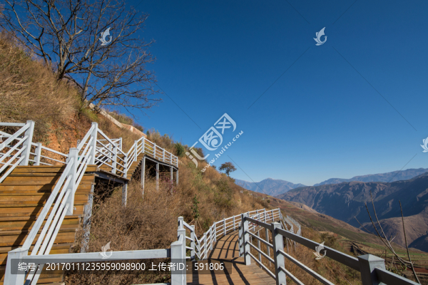 紅土地落霞溝景區(qū)棧道