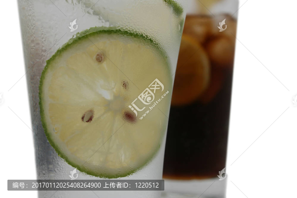 冷的檸檬水