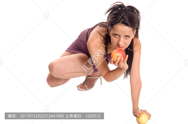 吃蘋果的女人-匯圖網(wǎng) www.fosd68.com 吃蘋果的女人