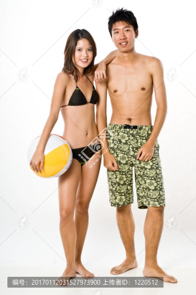 夫婦在海灘