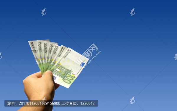 錢在手里