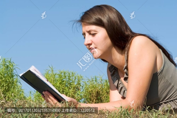 女孩讀的書
