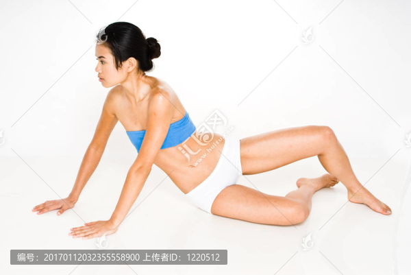 在地板上