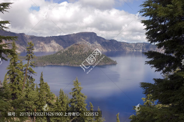 俄勒岡火山湖