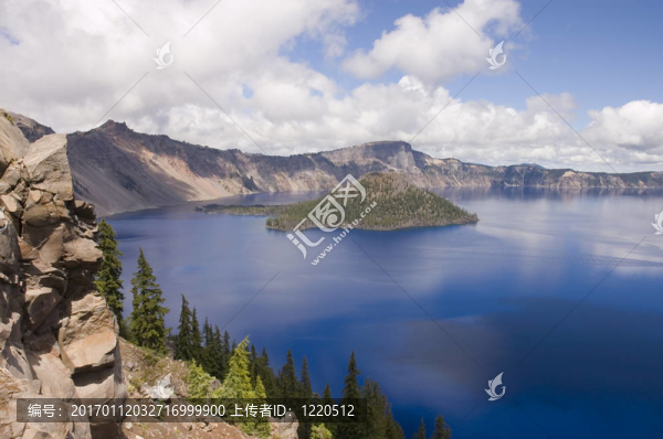 俄勒岡火山湖