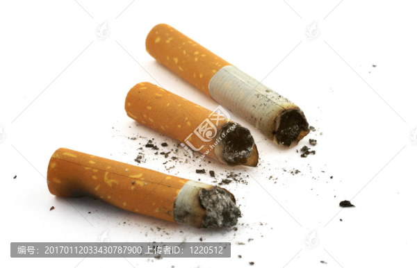 三個煙頭