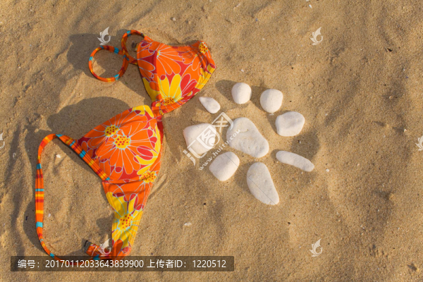 炎熱的海灘日落