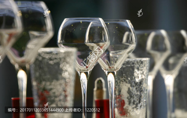 玻璃杯-匯圖網(wǎng) www.fosd68.com 玻璃杯