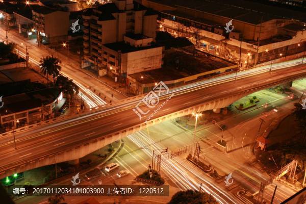 交叉口的夜晚