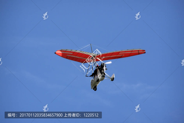 懸掛式滑翔機(jī)