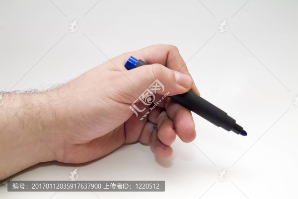 手用藍(lán)色筆