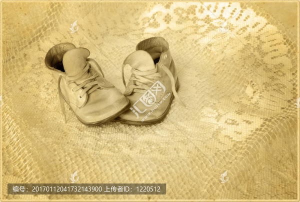 仿古嬰兒鞋的照片