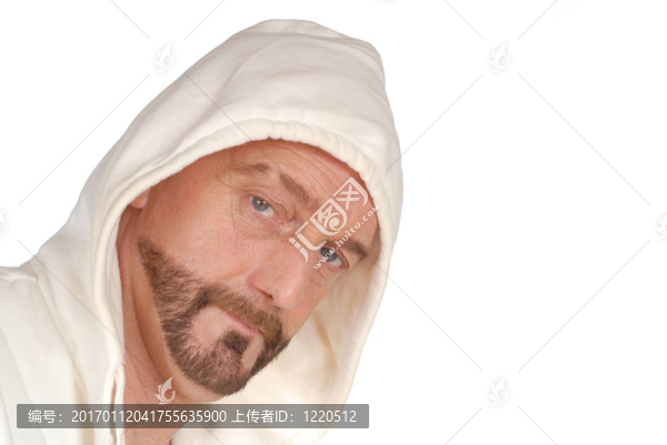中年男子；健身