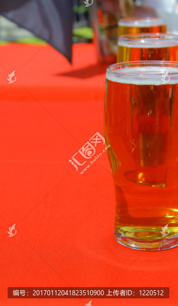 啤酒杯
