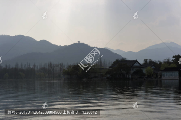 湖和山