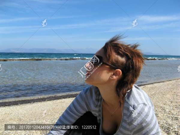 海灘上的女人