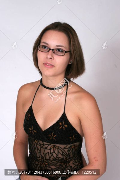 戴眼鏡的漂亮女人