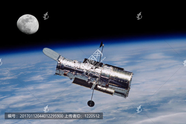 哈勃太空望遠(yuǎn)鏡與Moon-匯圖網(wǎng) www.fosd68.com 哈勃太空望遠(yuǎn)鏡與Moon
