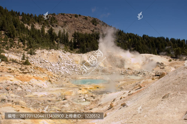 拉森火山硫磺溫泉和泥巴浴