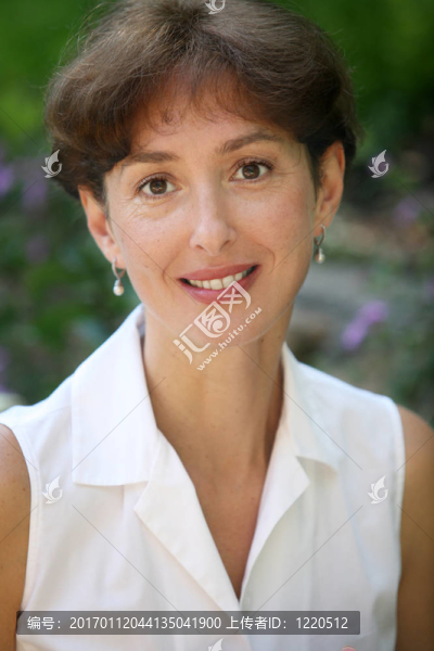 微笑的中年女人