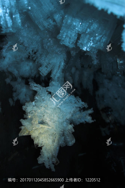 雪和冰晶體-匯圖網(wǎng) www.fosd68.com 雪和冰晶體