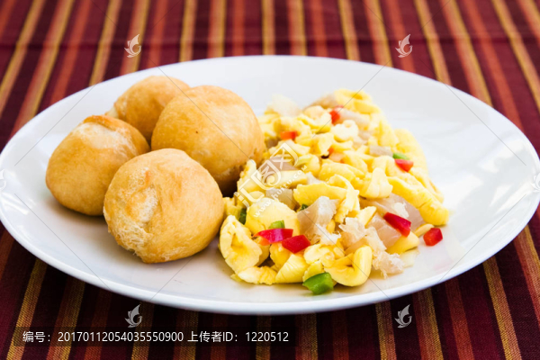 與saltfish蔬菜餃子