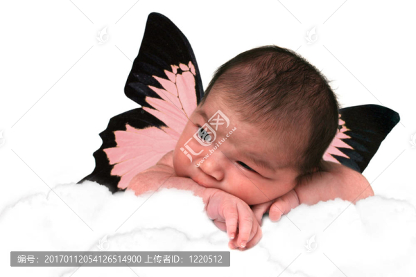 可愛的小女孩像一只蝴蝶