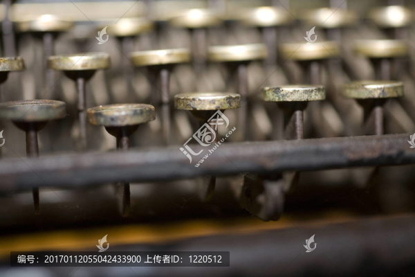 老打字機(jī)