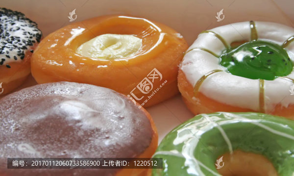 各式各樣的甜甜圈