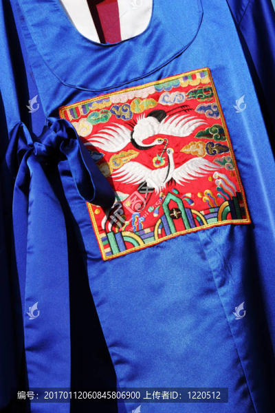 傳統(tǒng)韓國(guó)長(zhǎng)袍。