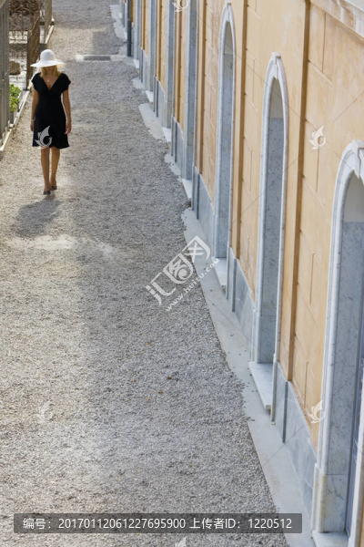 孤獨(dú)-匯圖網(wǎng) www.fosd68.com 孤獨(dú)