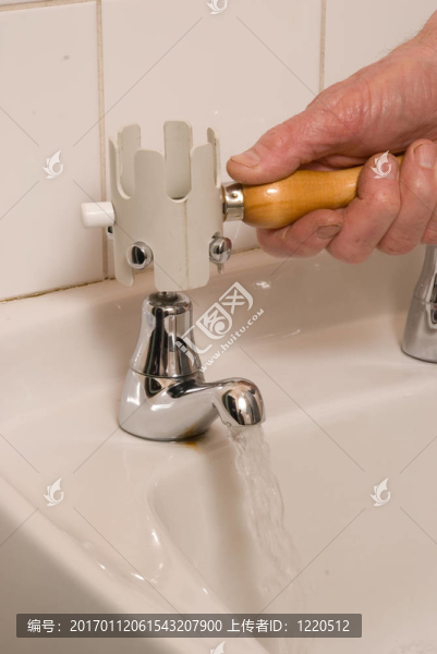 水龍頭特納