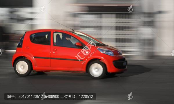 小型車
