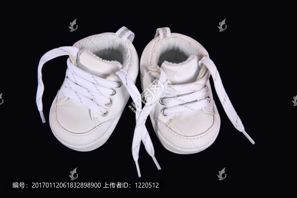 白色的嬰兒鞋
