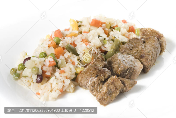 蔬菜和米飯炒肉