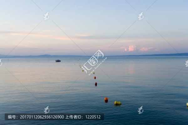 清晨上岸的海洋