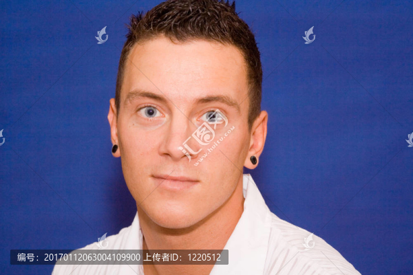臉的男人