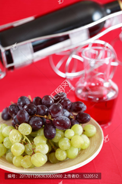 葡萄酒和葡萄