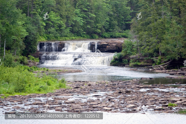較低的Tahquamenon,Falls