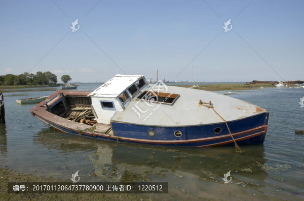 小船