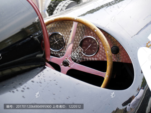 賽車的儀表板