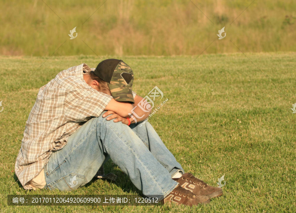 沮喪的Young,Man-匯圖網(wǎng) www.fosd68.com 沮喪的Young,Man