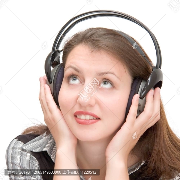 女孩在耳機(jī)-匯圖網(wǎng) www.fosd68.com 女孩在耳機(jī)
