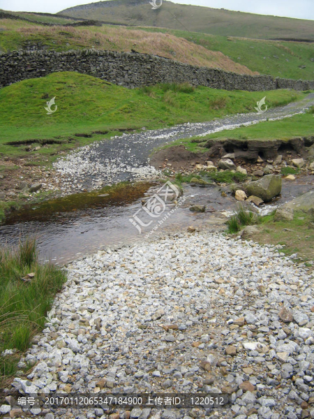 涉過小溪-匯圖網(wǎng) www.fosd68.com 涉過小溪