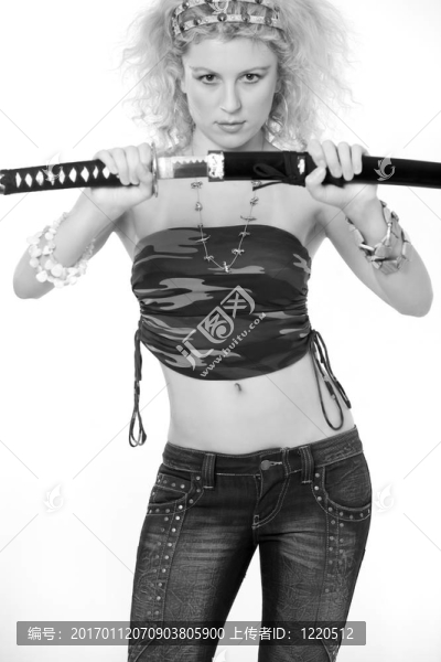 性感女人與劍
