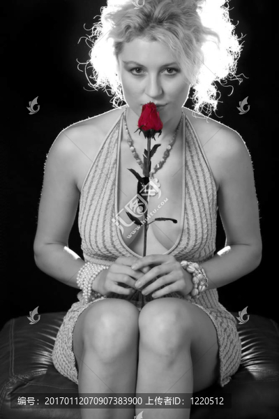 性感的女人和玫瑰-匯圖網(wǎng) www.fosd68.com 性感的女人和玫瑰