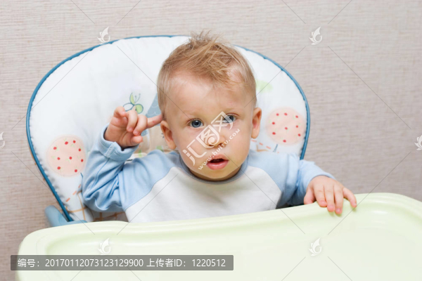 小男孩