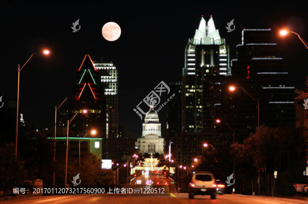國家首都大廈在晚上在市中心奧斯??；德克薩斯