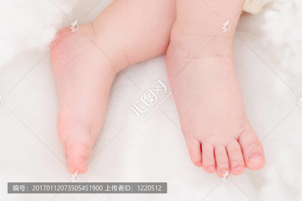新生兒的腳