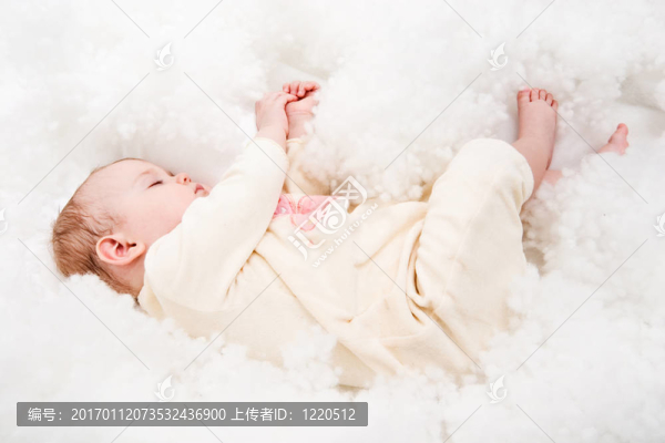 熟睡的嬰兒